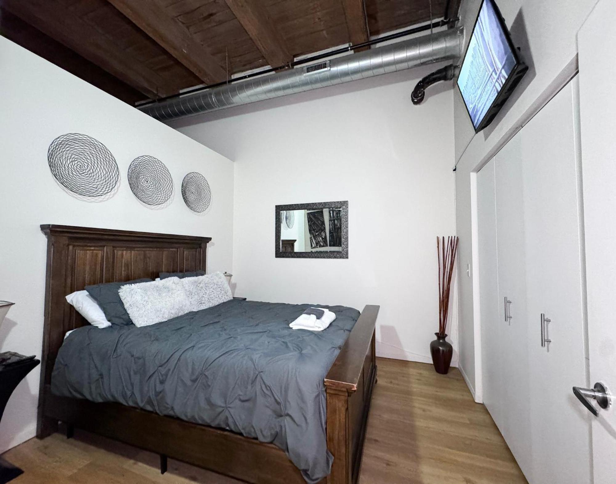 Luxery Stay Chicago - Themed Units! Close To Downtown, Mccormick Place & Wintrust Arena 외부 사진