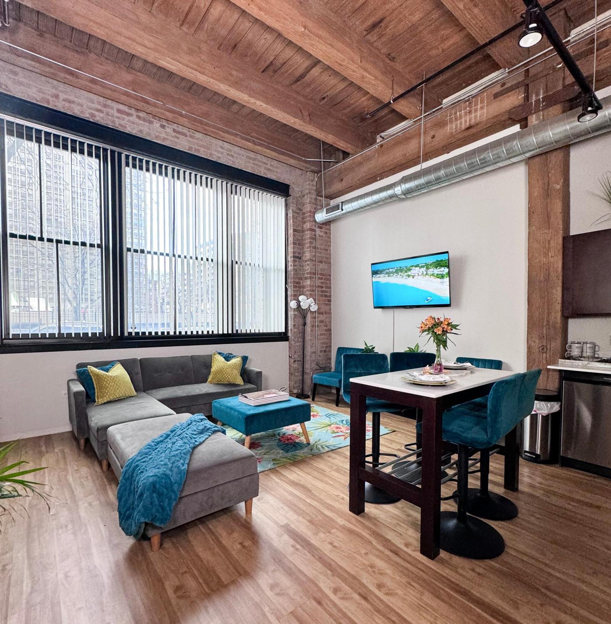 Luxery Stay Chicago - Themed Units! Close To Downtown, Mccormick Place & Wintrust Arena 외부 사진