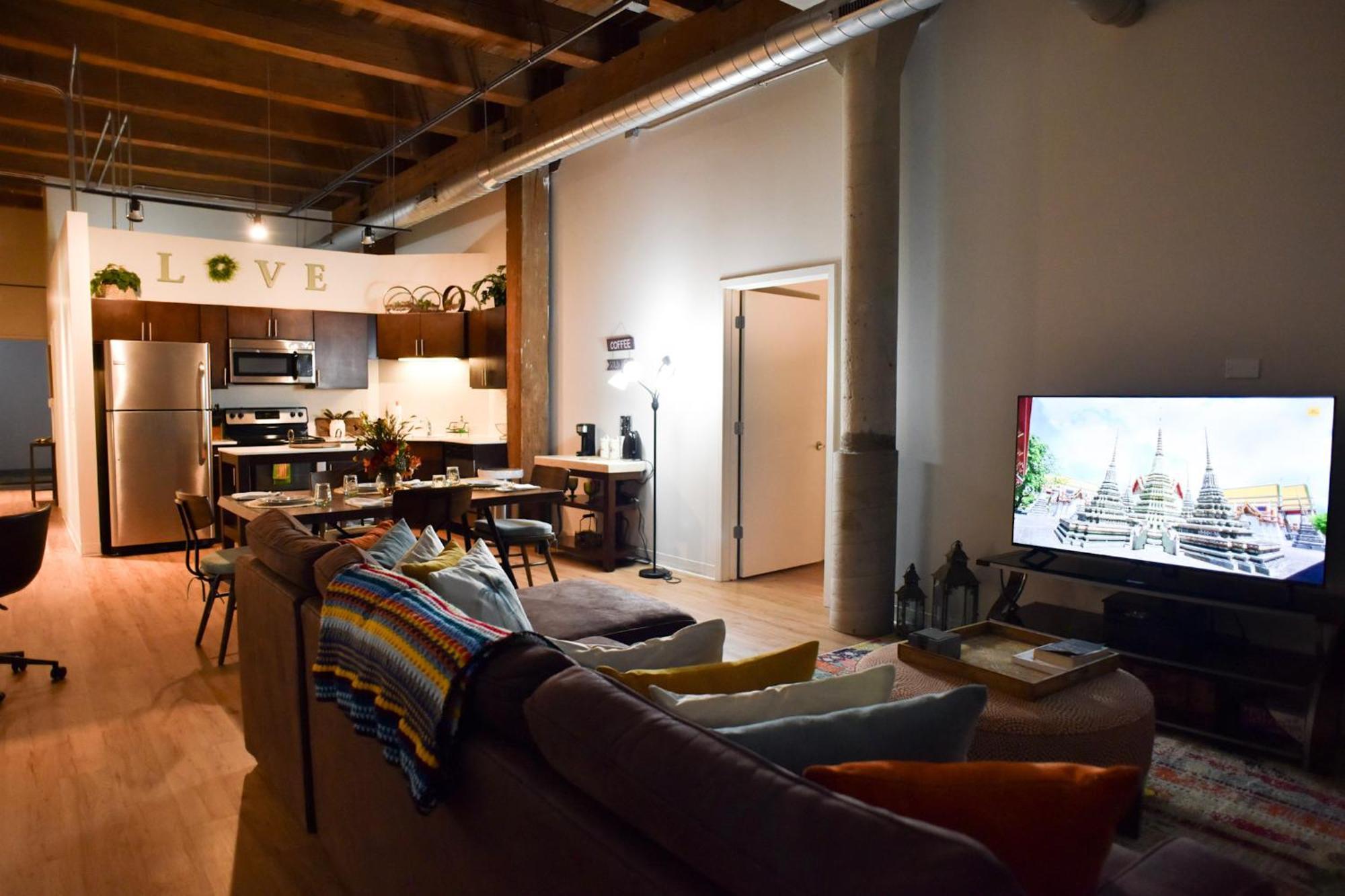 Luxery Stay Chicago - Themed Units! Close To Downtown, Mccormick Place & Wintrust Arena 외부 사진