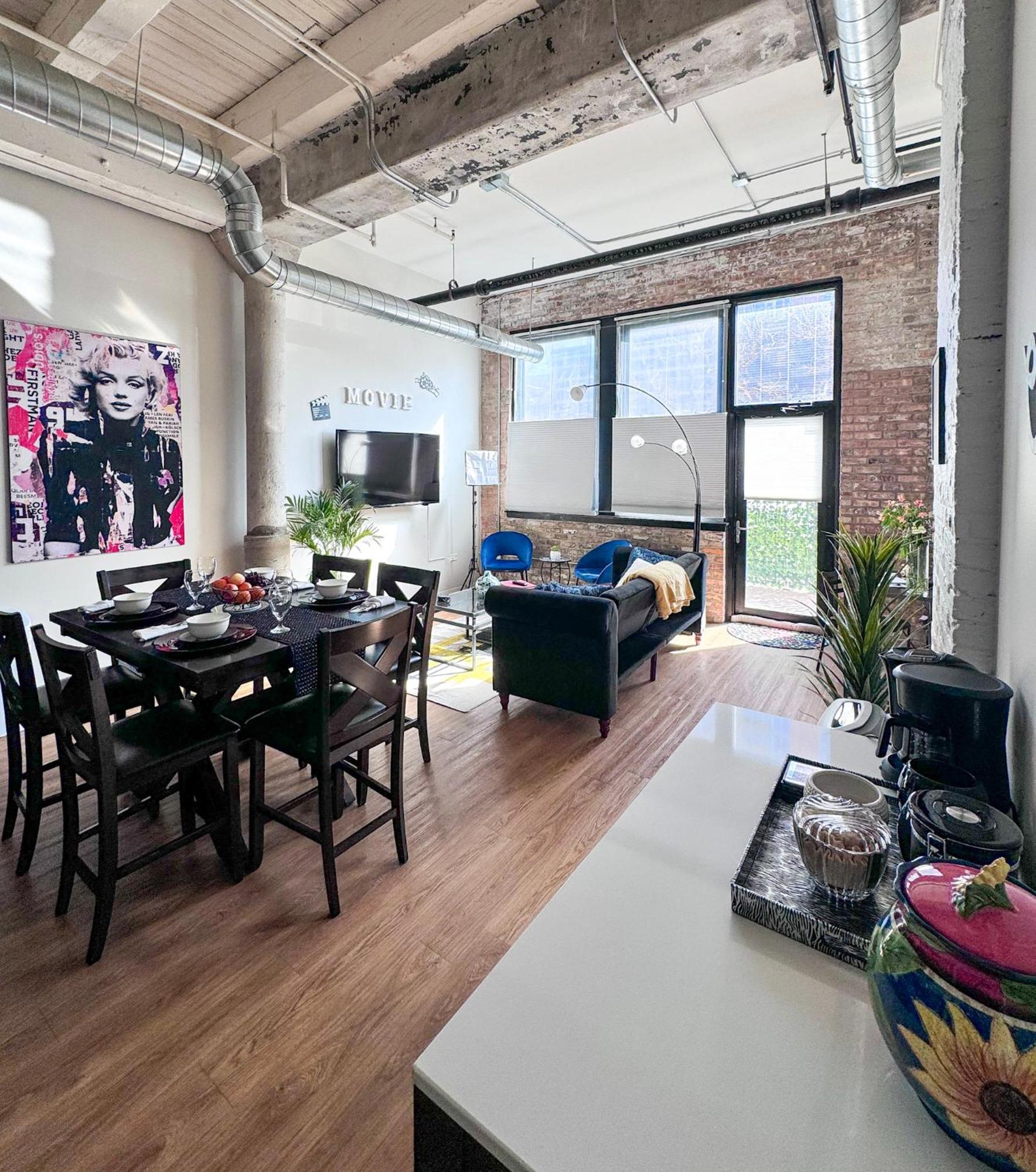 Luxery Stay Chicago - Themed Units! Close To Downtown, Mccormick Place & Wintrust Arena 외부 사진