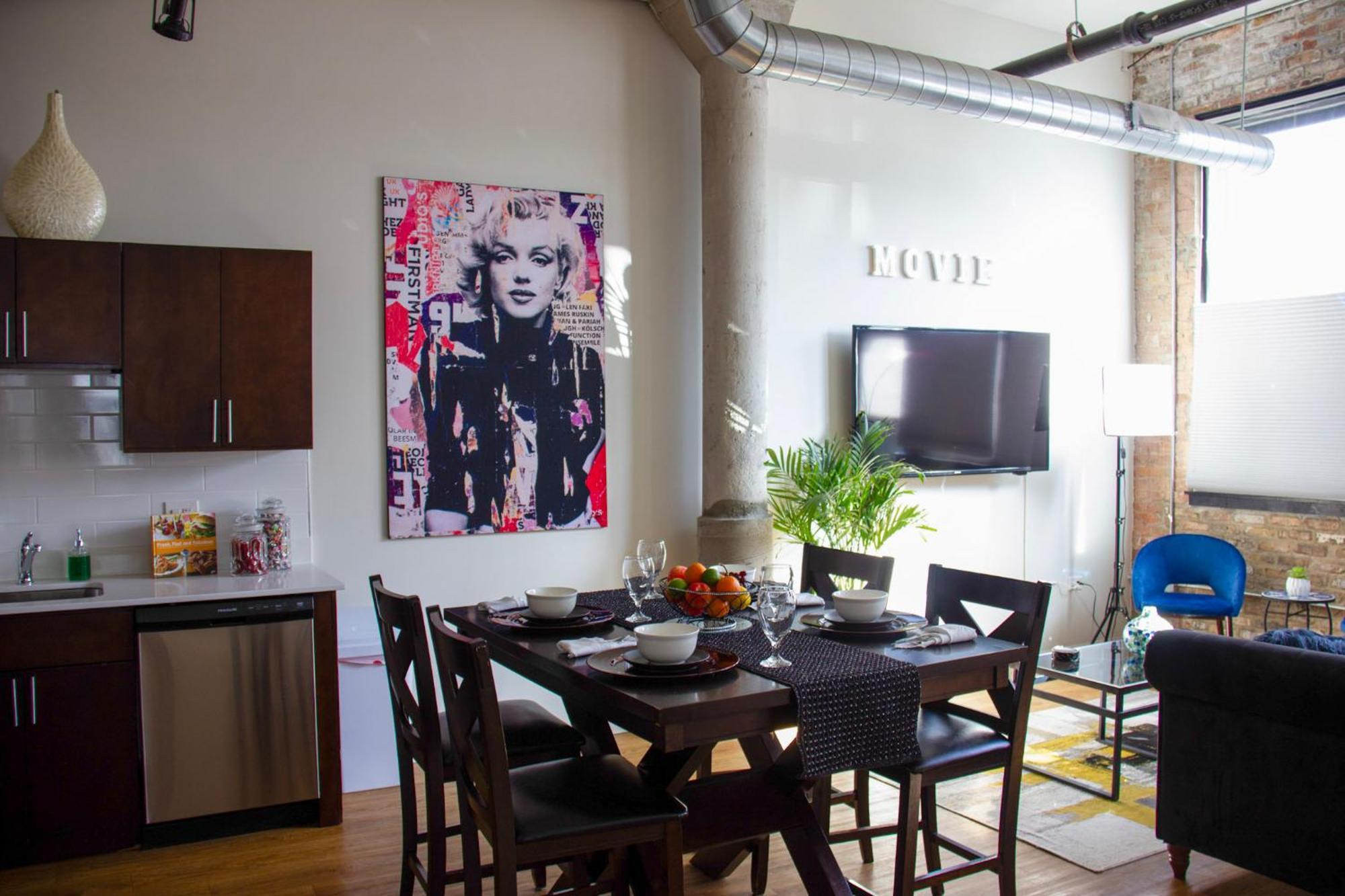 Luxery Stay Chicago - Themed Units! Close To Downtown, Mccormick Place & Wintrust Arena 외부 사진