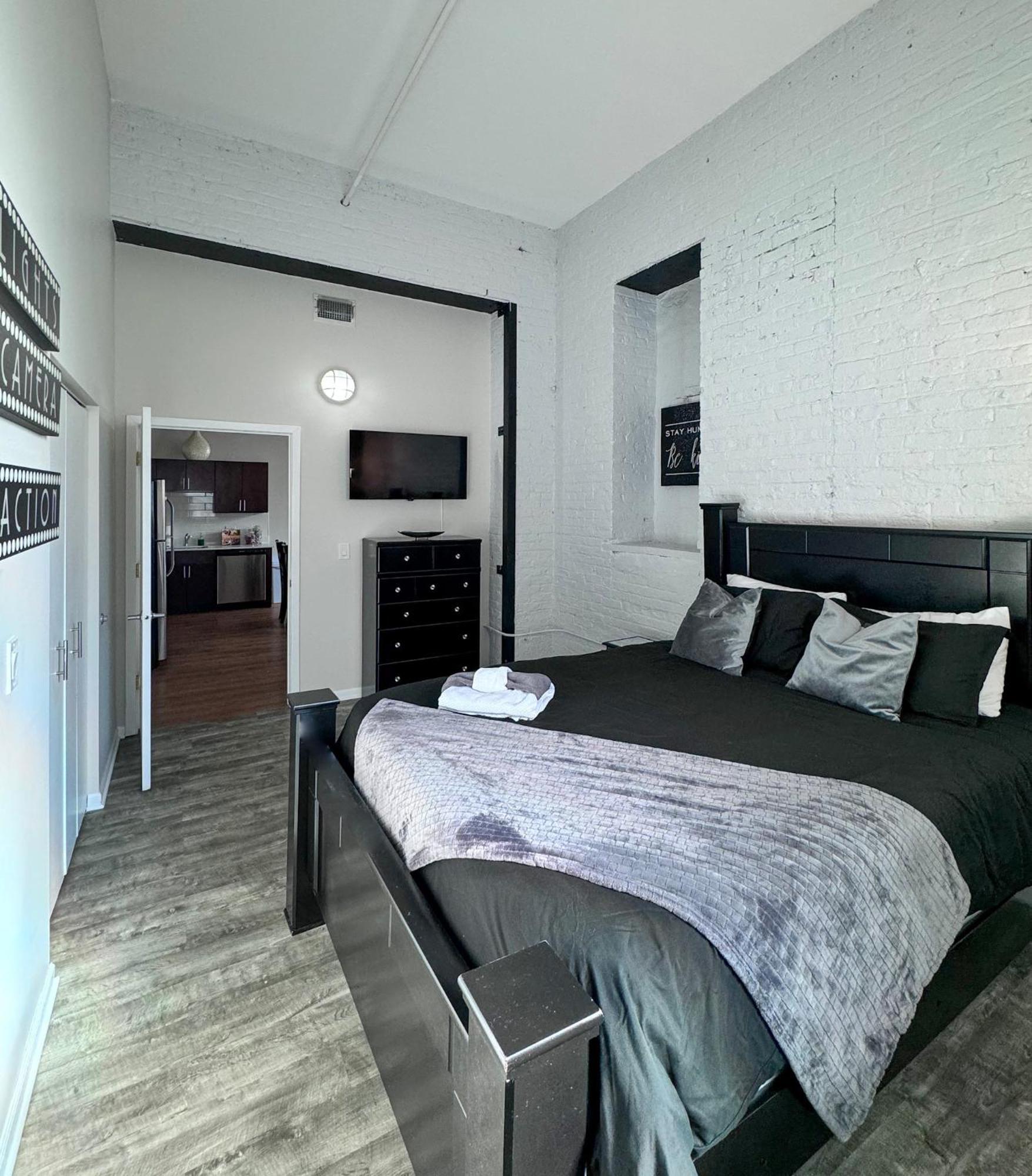 Luxery Stay Chicago - Themed Units! Close To Downtown, Mccormick Place & Wintrust Arena 외부 사진